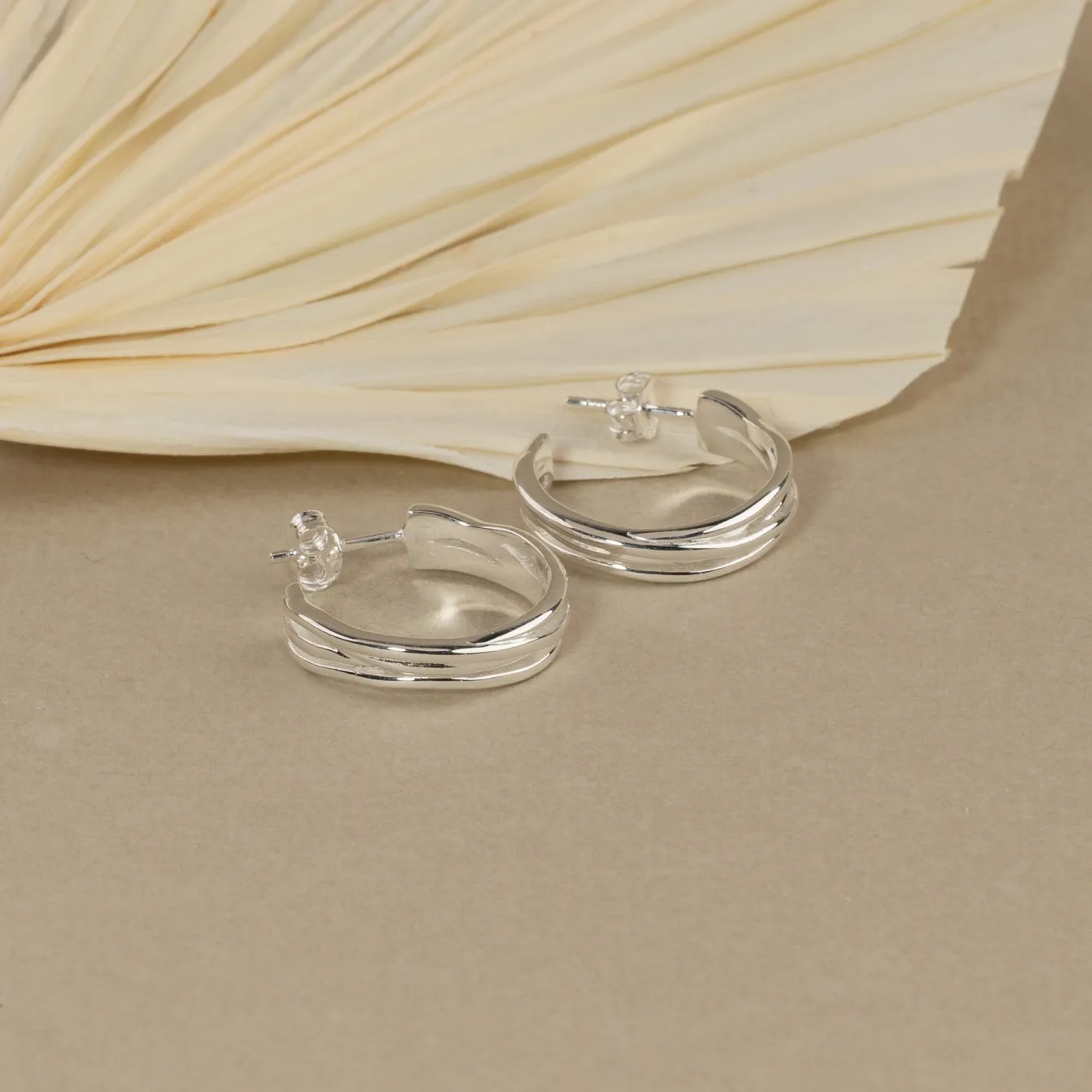 WILLOW SILVER CREOL EARRING