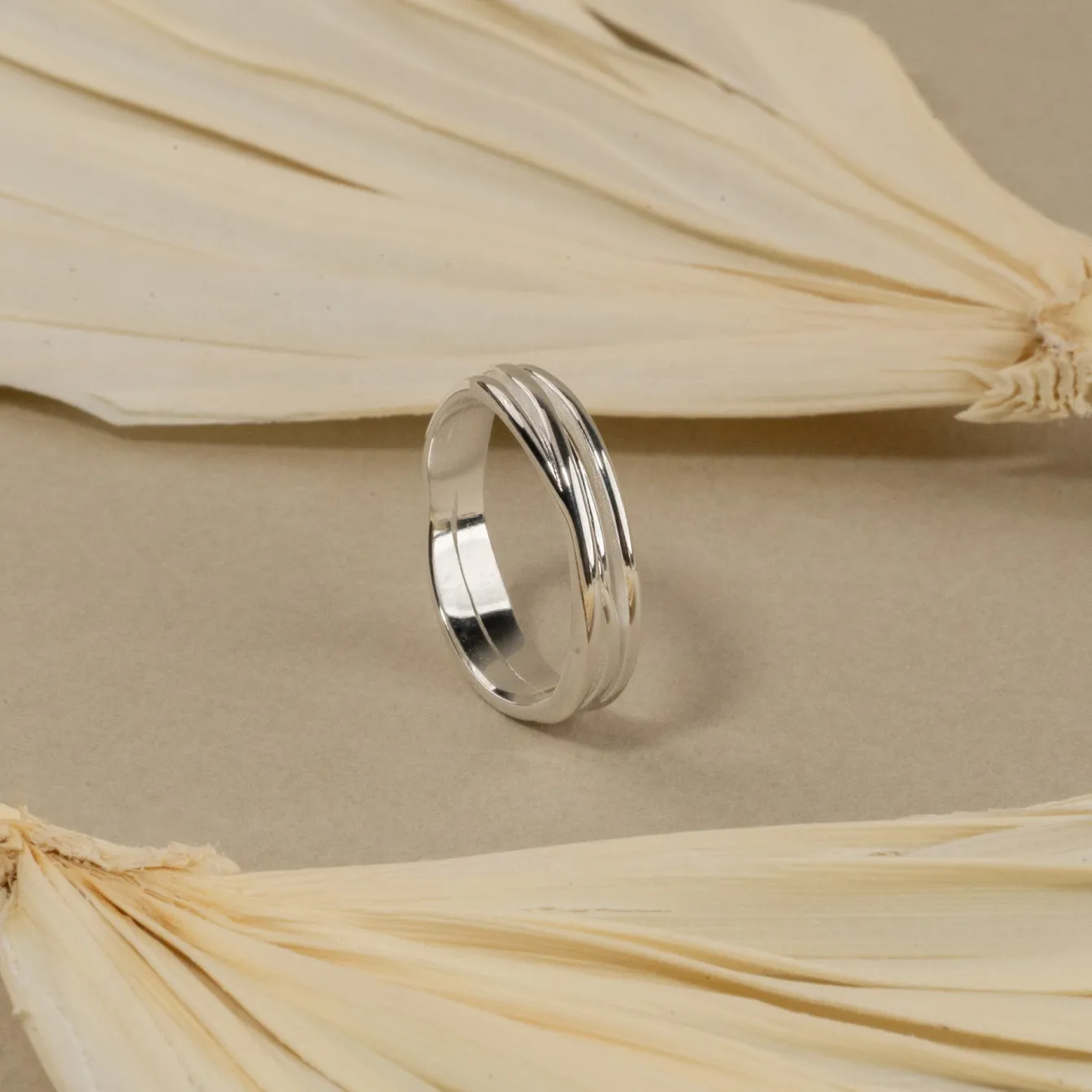 WILLOW SILVER RING