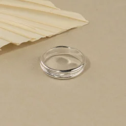 WILLOW SILVER RING