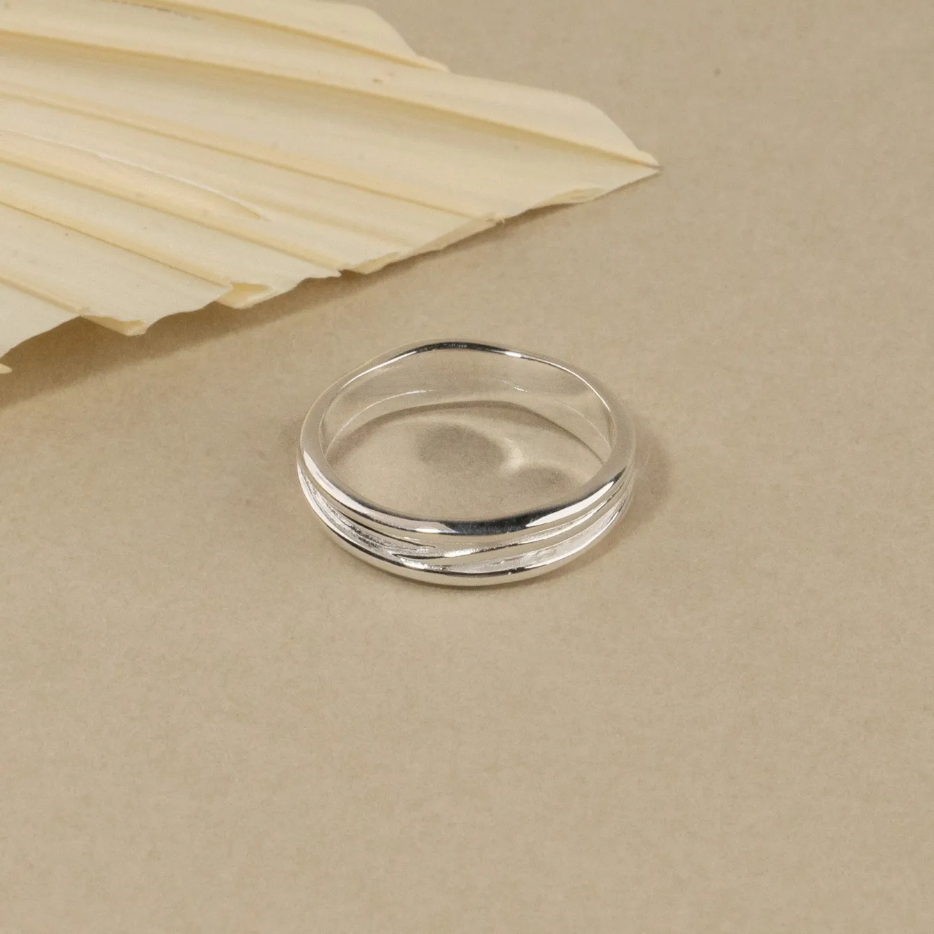WILLOW SILVER RING