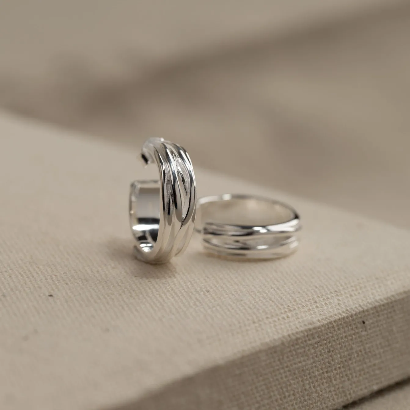 WILMA SILVER CREOL EARRING