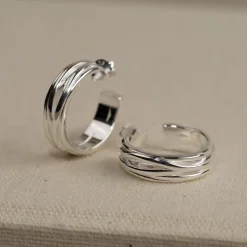 WILMA SILVER CREOL EARRING