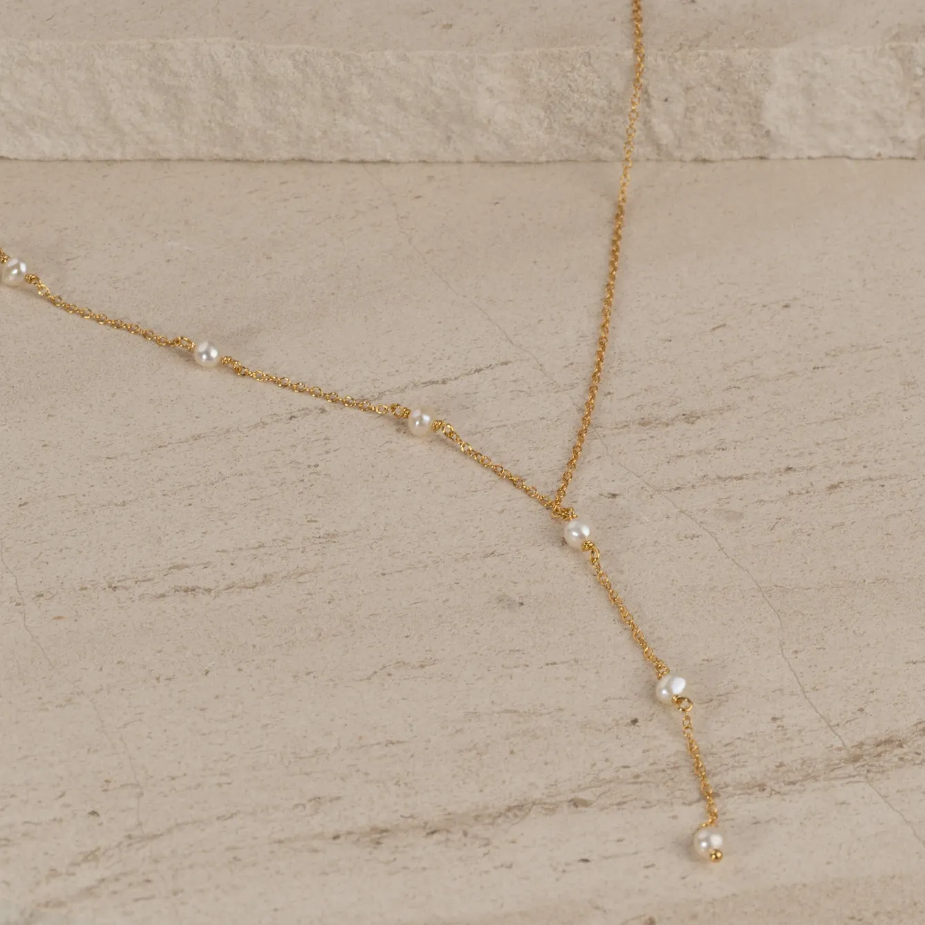 YASMIN PEARL GOLDEN NECKLACE